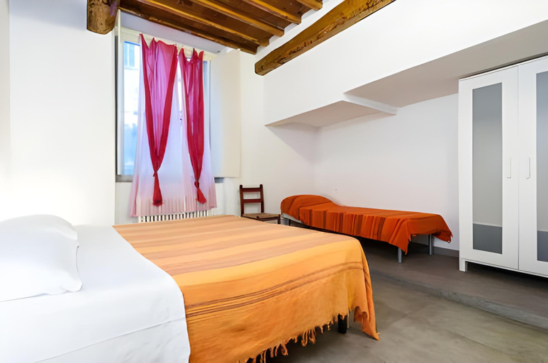 Bedroom 3, Le Donzelle, Pisa