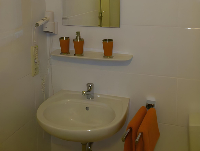 Bedroom 1, Eifel - Pension, Euskirchen