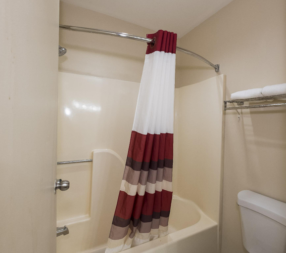 Bathroom 4, Red Roof Inn Denver, Lancaster