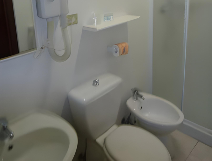 Bathroom 4, Albergo La Mimosa, La Spezia