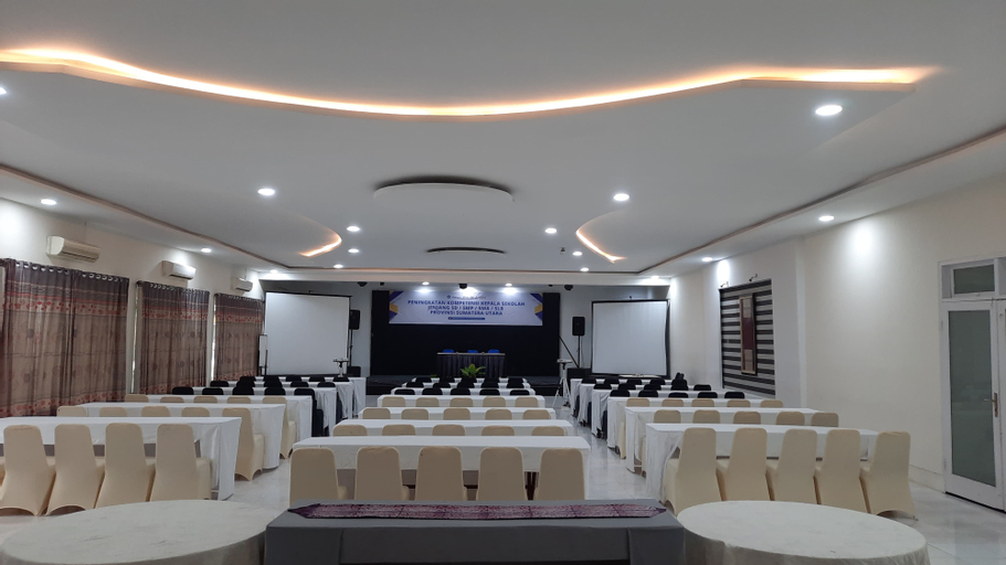 Business Facilities 17