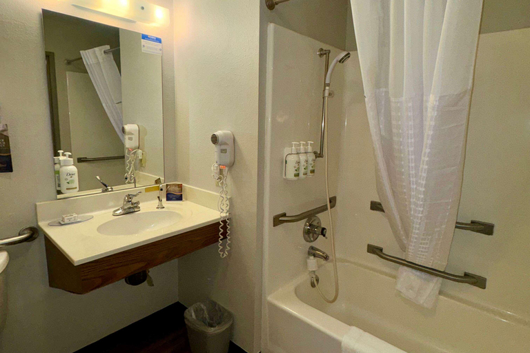 Bathroom 5, Baymont by Wyndham Missoula, Missoula