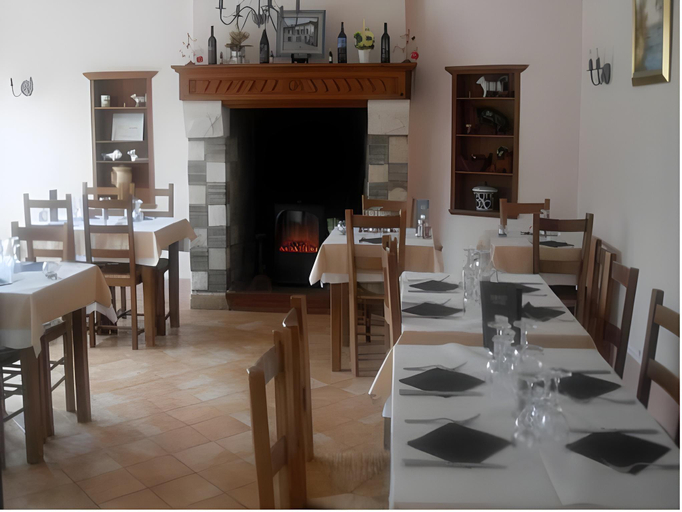Food & Drinks 2, Restaurant & Chambres d'Hotes L'Eau Vive, Eure