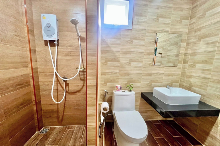 Bathroom 10