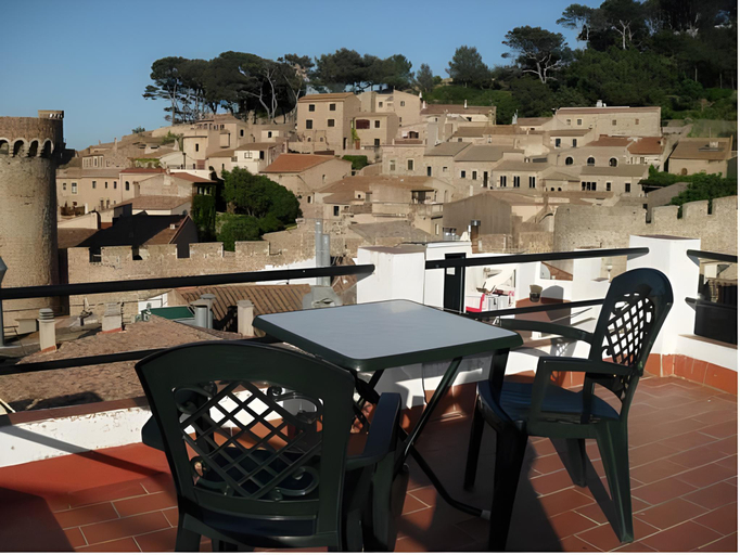 Others 3, P&R hostals Codolar, Girona