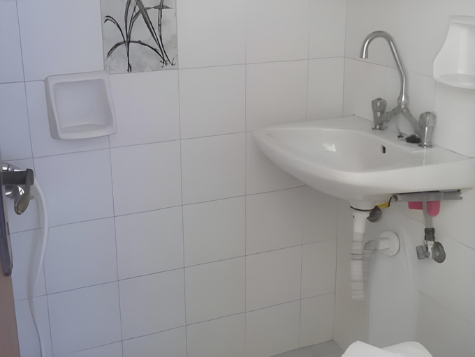 Bathroom, Elenis Studios, South Aegean