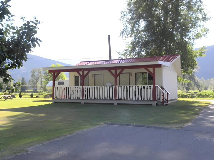 Others 5, Rivermount Motel, Thompson-Nicola