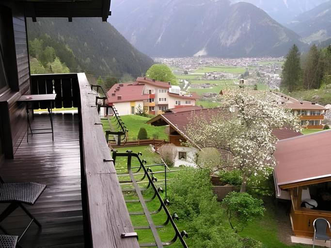 Others 2, Haus Sonnegg, Schwaz