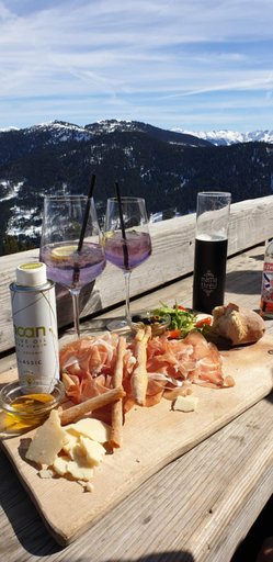 Food & Drinks