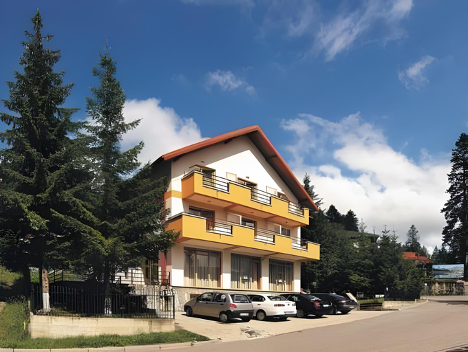 Others 4, Opus View, Sinaia