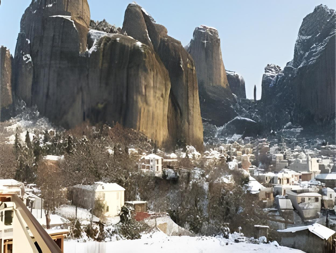 Others 5, Spartacus House, Thessaly