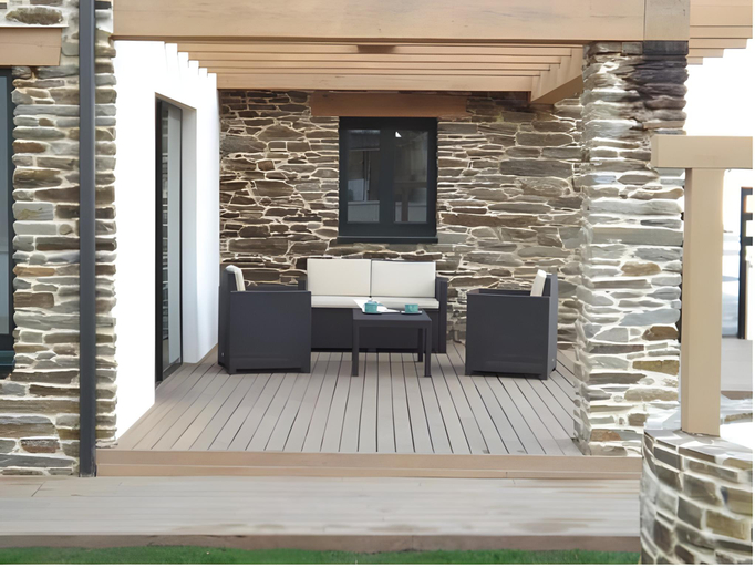 Others 5, Albergue Oasis, Lugo