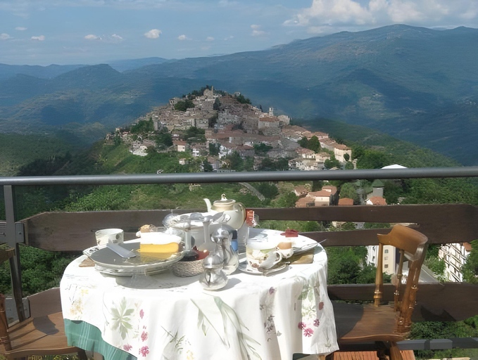 Others 2, B&B Le Camelie del Bosco, Imperia