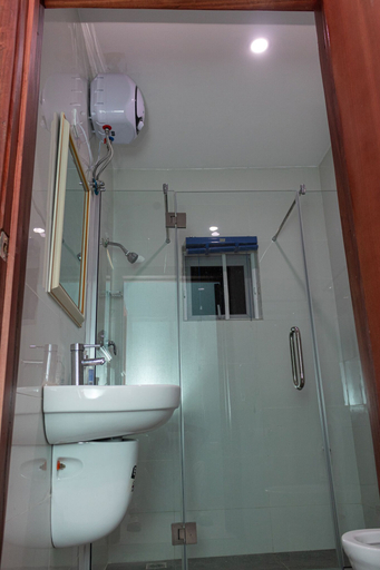 Bathroom, Happuch Apartment, Bwari