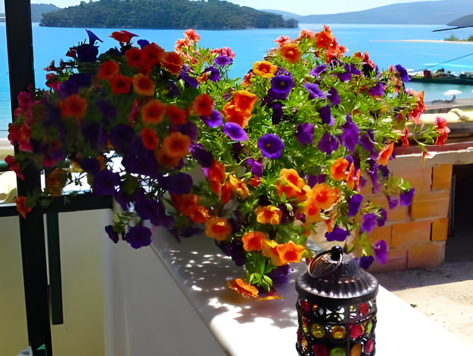 Others 2, Sundy's Studios, Ionian Islands