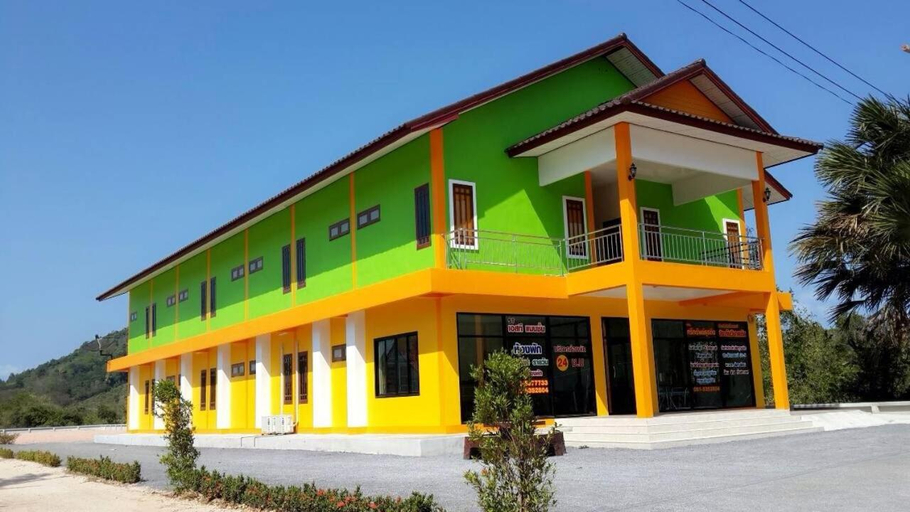 Exterior 9