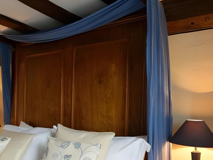 Others 5, The Griffin Inn, East Sussex