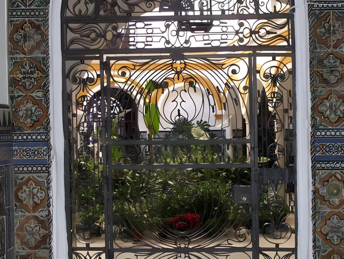 Others 2, La Casa en el Centro, Sevilla