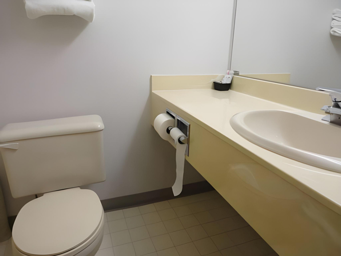 Bathroom 2, Perfect Inns & Suites, Division No. 2