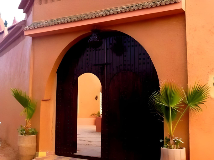 Exterior & Views 18