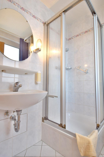 Bathroom 3, Villa Auszeit Hotel Garni, Vorpommern-Greifswald