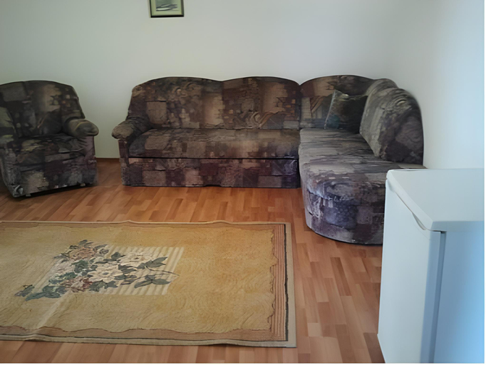 Others 3, Casa Raul, Tuzla