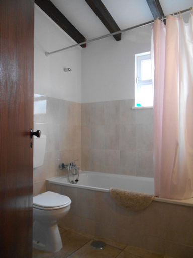 Bathroom 3, Moradias Ode, Aljezur