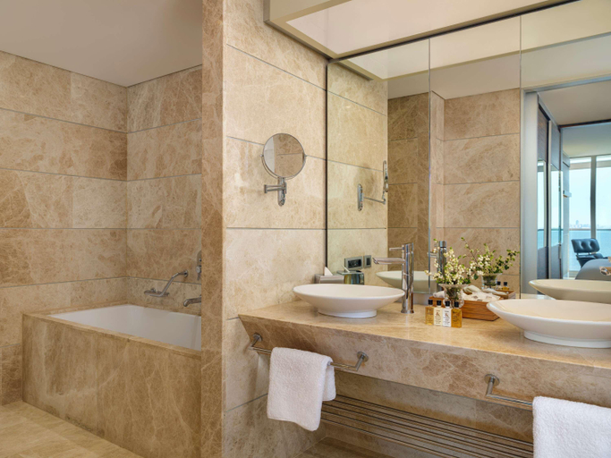 Bathroom 5, Swissotel Buyuk Efes Izmir, Konak