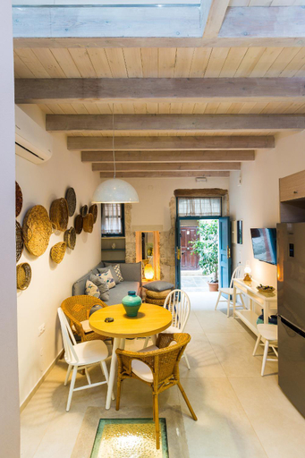 Others 5, Daria's Ηome, Crete