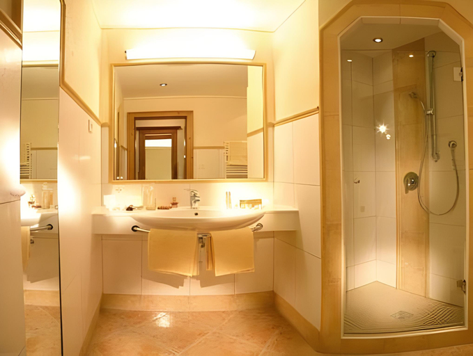 Bathroom 4, ASTER Boutique Hotel & Chalets, Schwaz