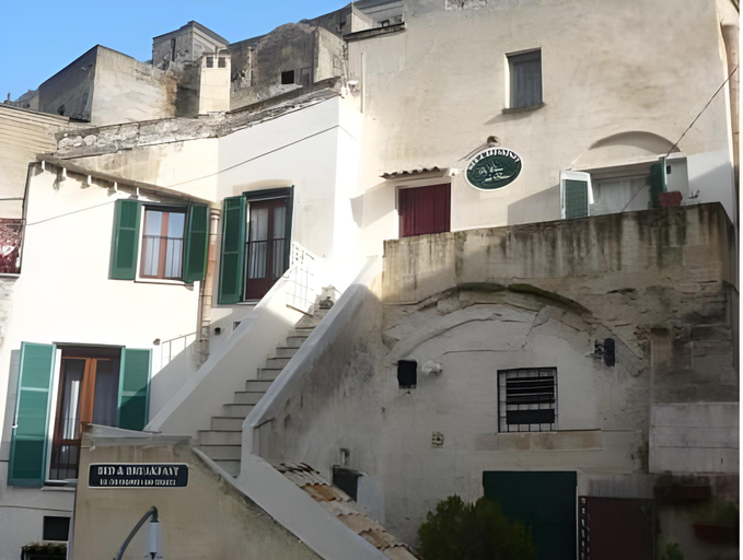Others 4, La Casa Nei Sassi, Matera