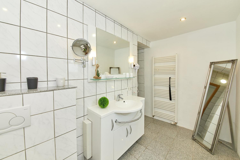 Bathroom 7