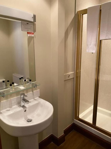 Bathroom 3, The Globe Inn, Aberdeen