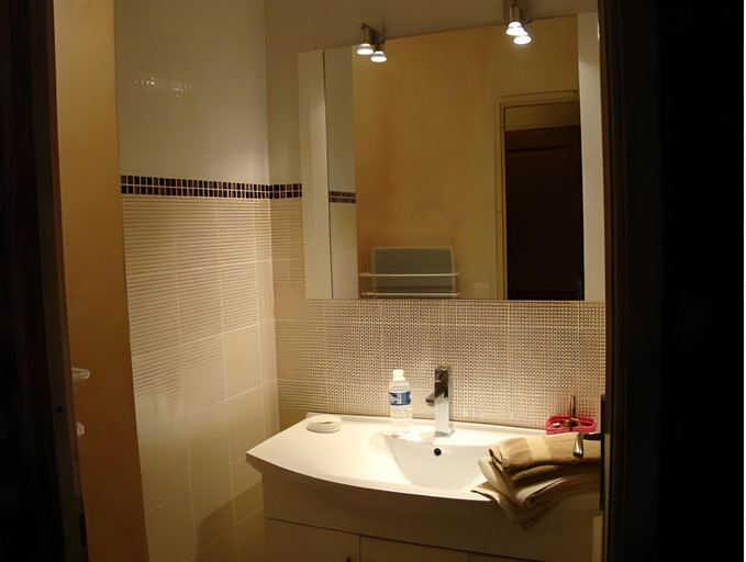 Bathroom 3, Domaine de la Borde, Jura
