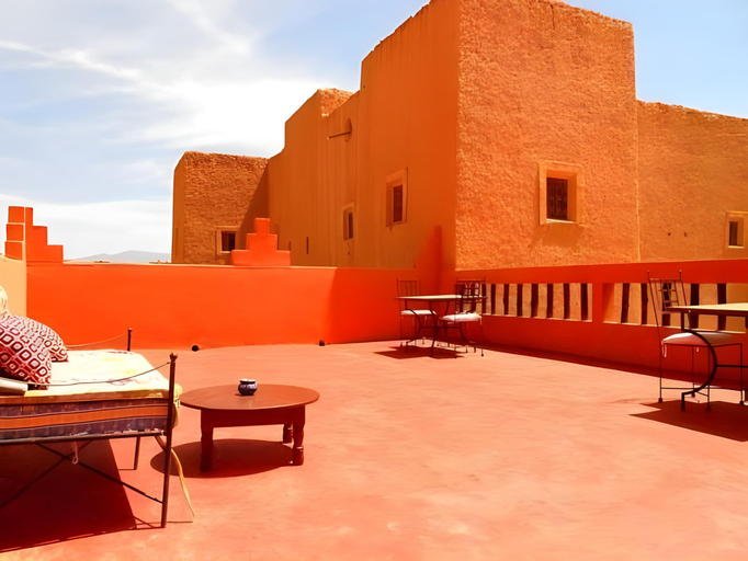Exterior & Views 10
