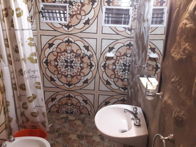 Bathroom, Cabanas Laukan, Valle Fértil