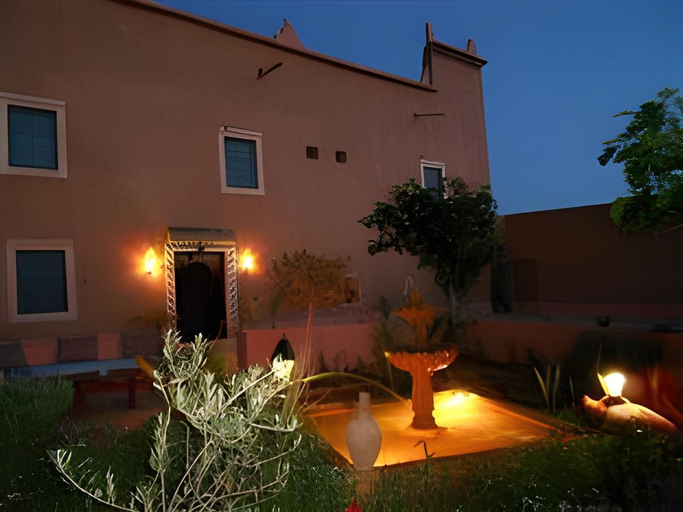 Exterior & Views 17