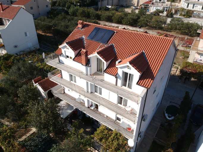 Others 4, Villa Milic***, Seget