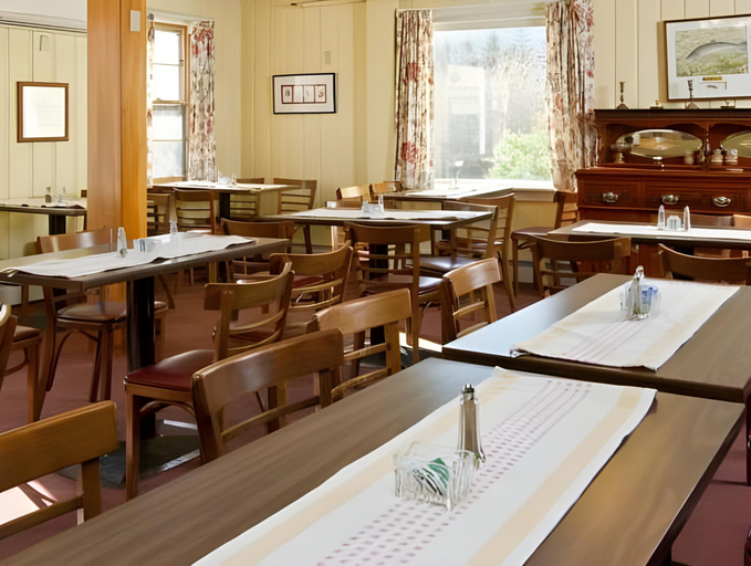 Food & Drinks, Gray Ghost Inn, Windham