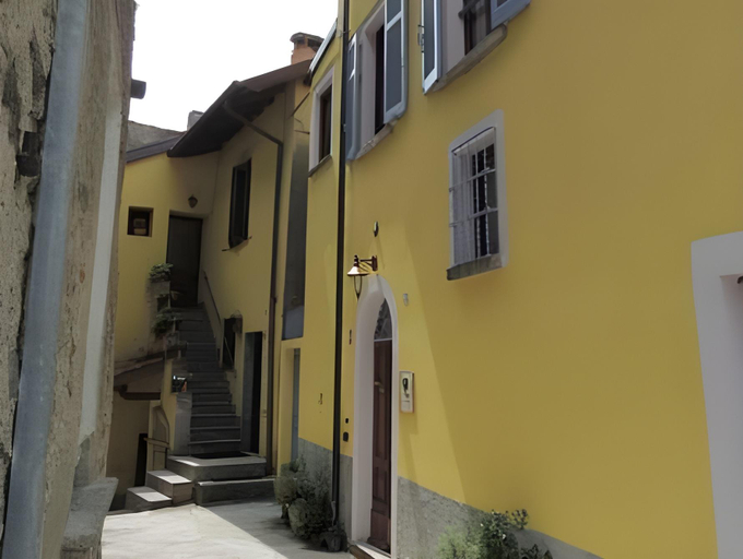 Others 3, La Casa Del Poeta, Lecco