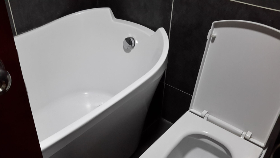 Bathroom 3, Foyat Hotel, Addis Abeba