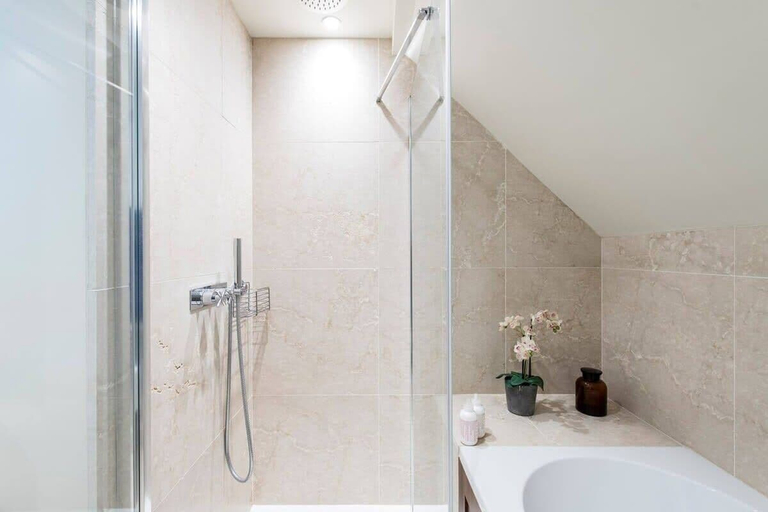 Bathroom 4, 3 Bedroom Mews House - Marble Arch, London
