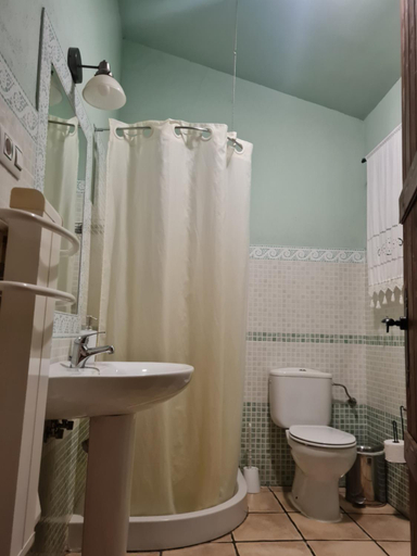 Bathroom, Apartamentos Rurales Candela, Cáceres