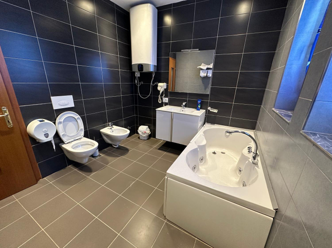 Bathroom 4