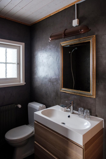 Bathroom 3, Le Coucou Hotel Restaurant & Lounge-Bar, Pays-d'Enhaut