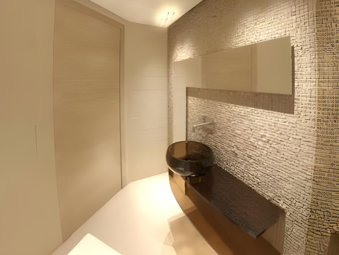 Bathroom 2, Tarsanas Studios, East Macedonia and Thrace