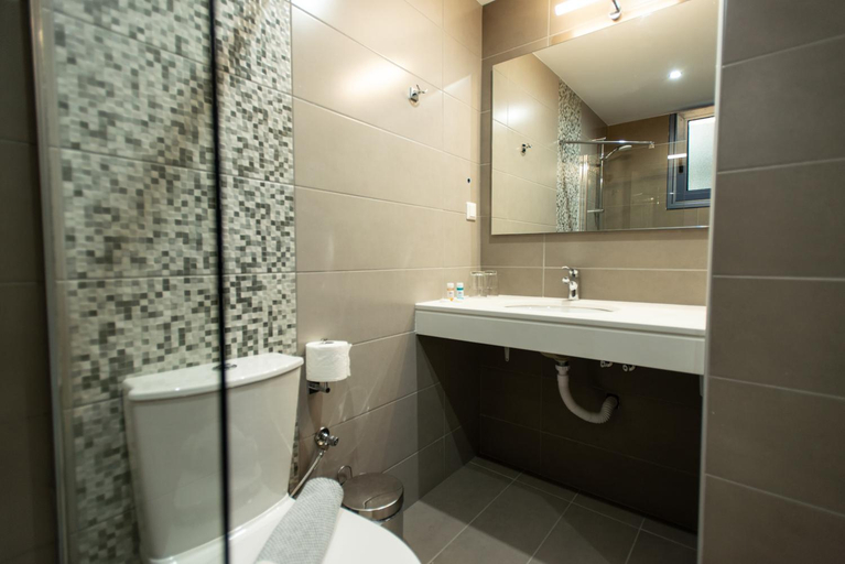 Bathroom 4, Neos Ikaros, Crete