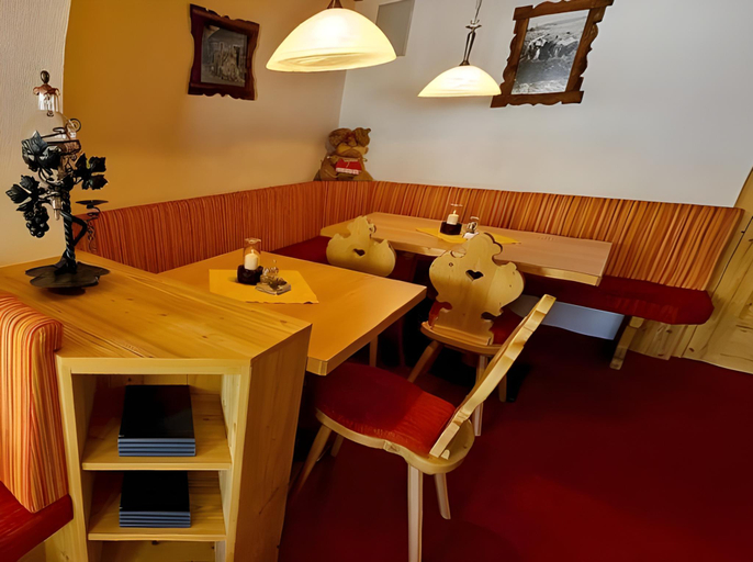 Others 4, Hotel Bruno, Imst