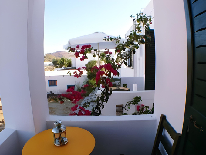Others 3, Ilias Place, South Aegean