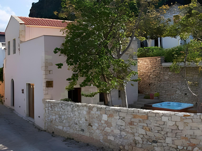Others 2, Olga's Filoxenia - Villa Aladanos-private pool and heated jacuzzi, Crete